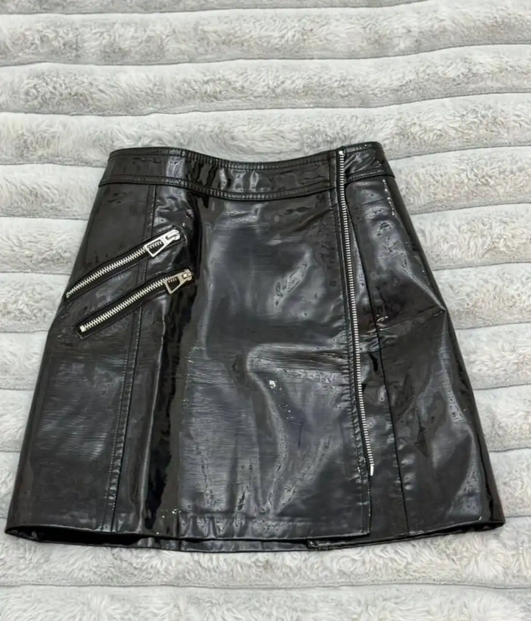 Лаковая юбка Breshka S