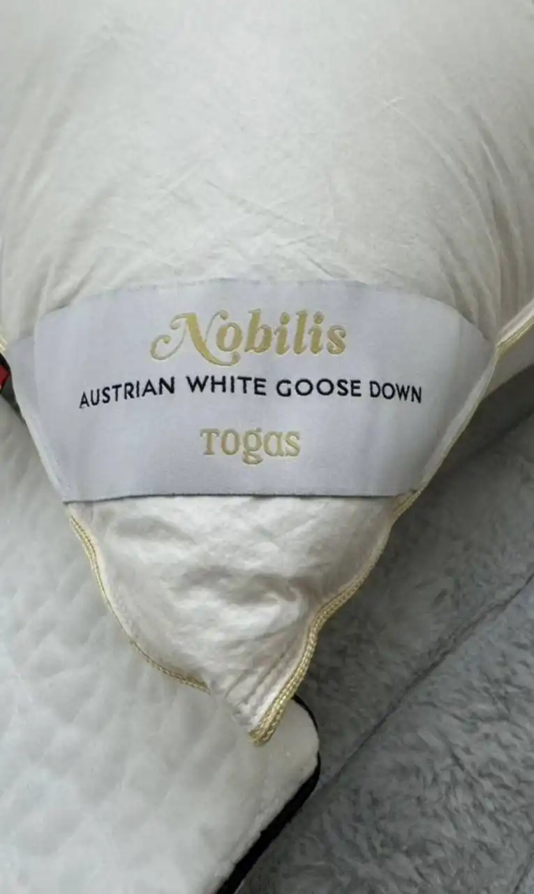 Подушка из белого австрийского гусиного пуха