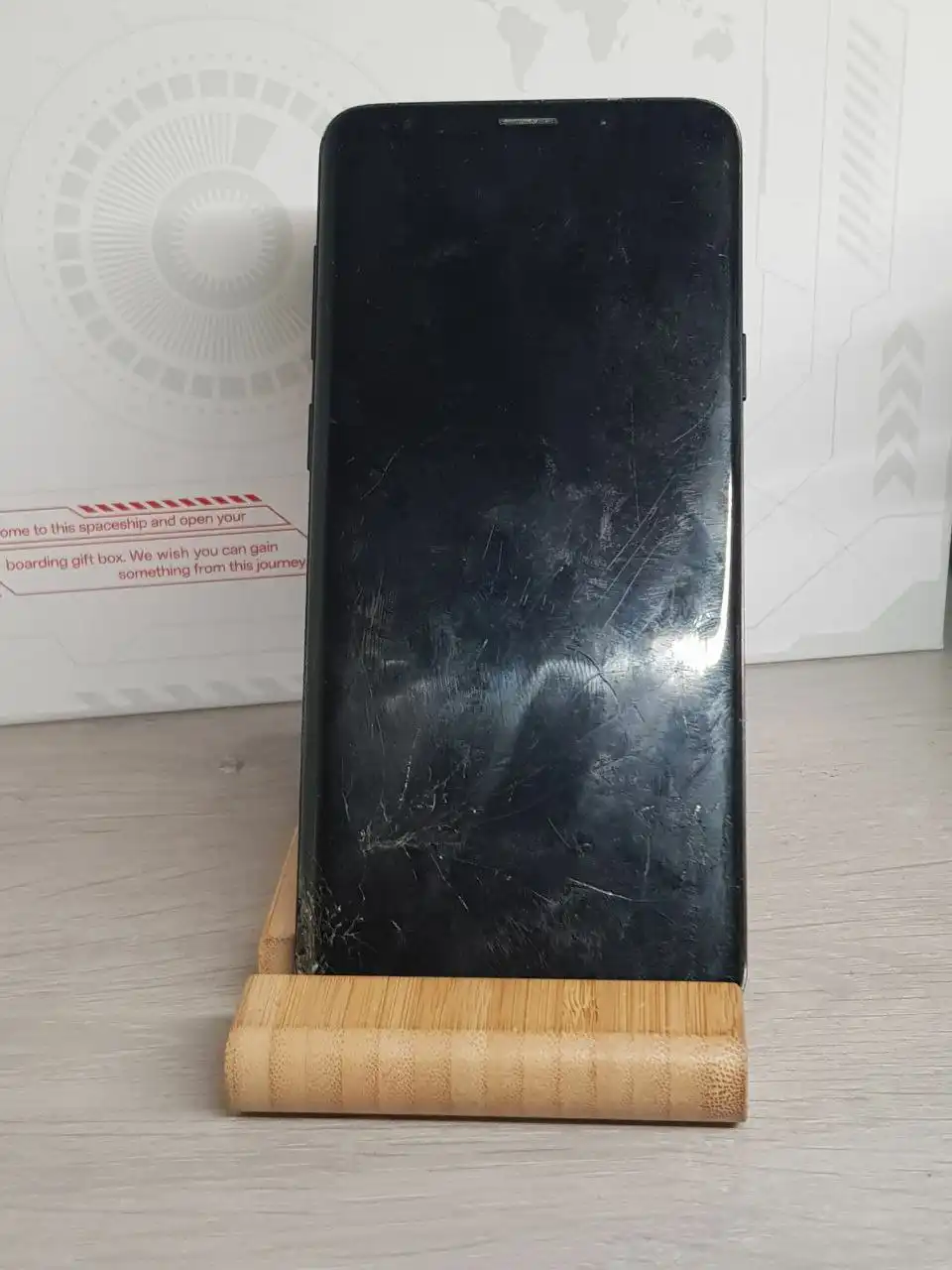 Продам Samsung s9+ 4/64gb