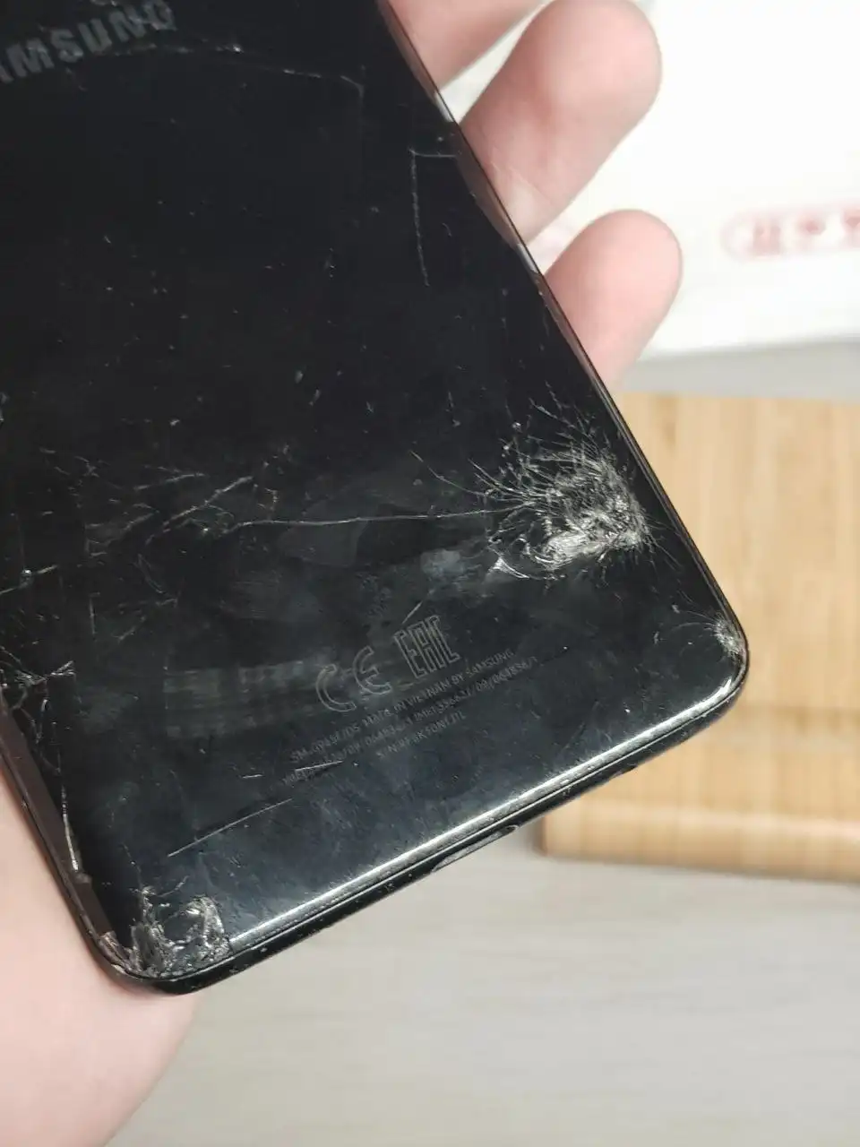 Продам Samsung s9+ 4/64gb