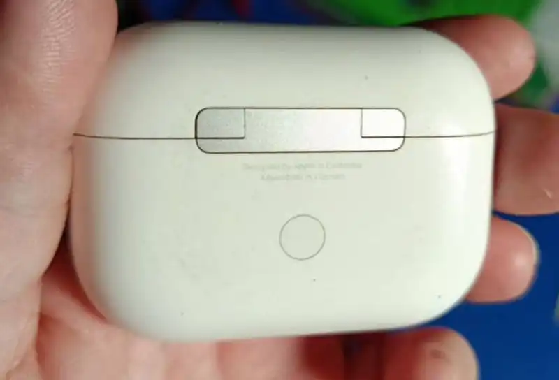 Кейс для наушников AirPods оригинал