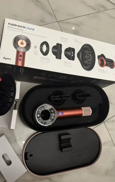 Фен-стайлер Dyson Supersonic nural - частное объявление в Санкт-Петербург