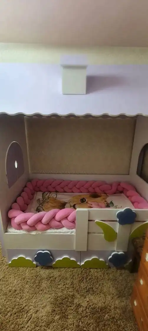 Продам кроватку-домик для ребенка