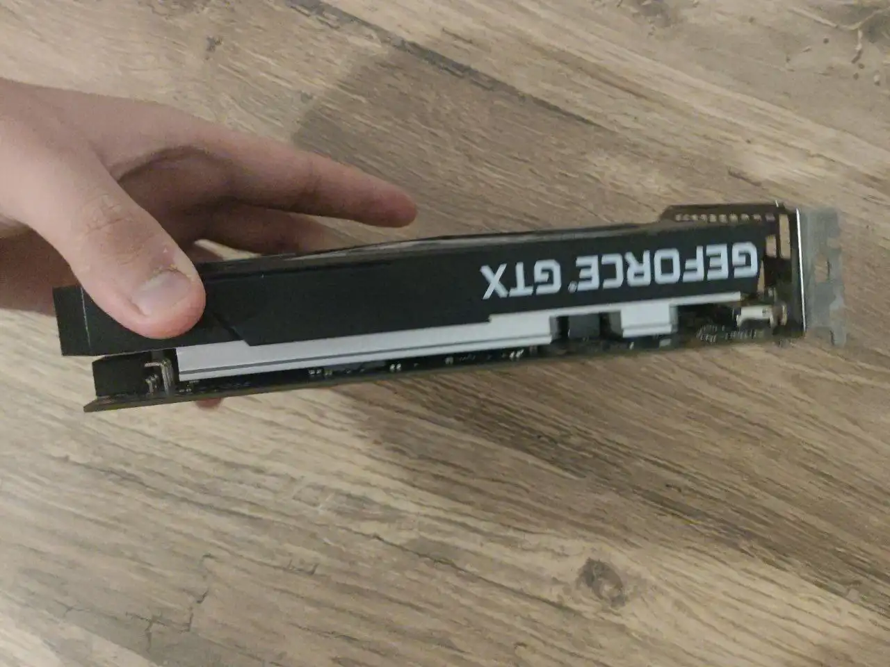 Продам видеокарту GTX 1650