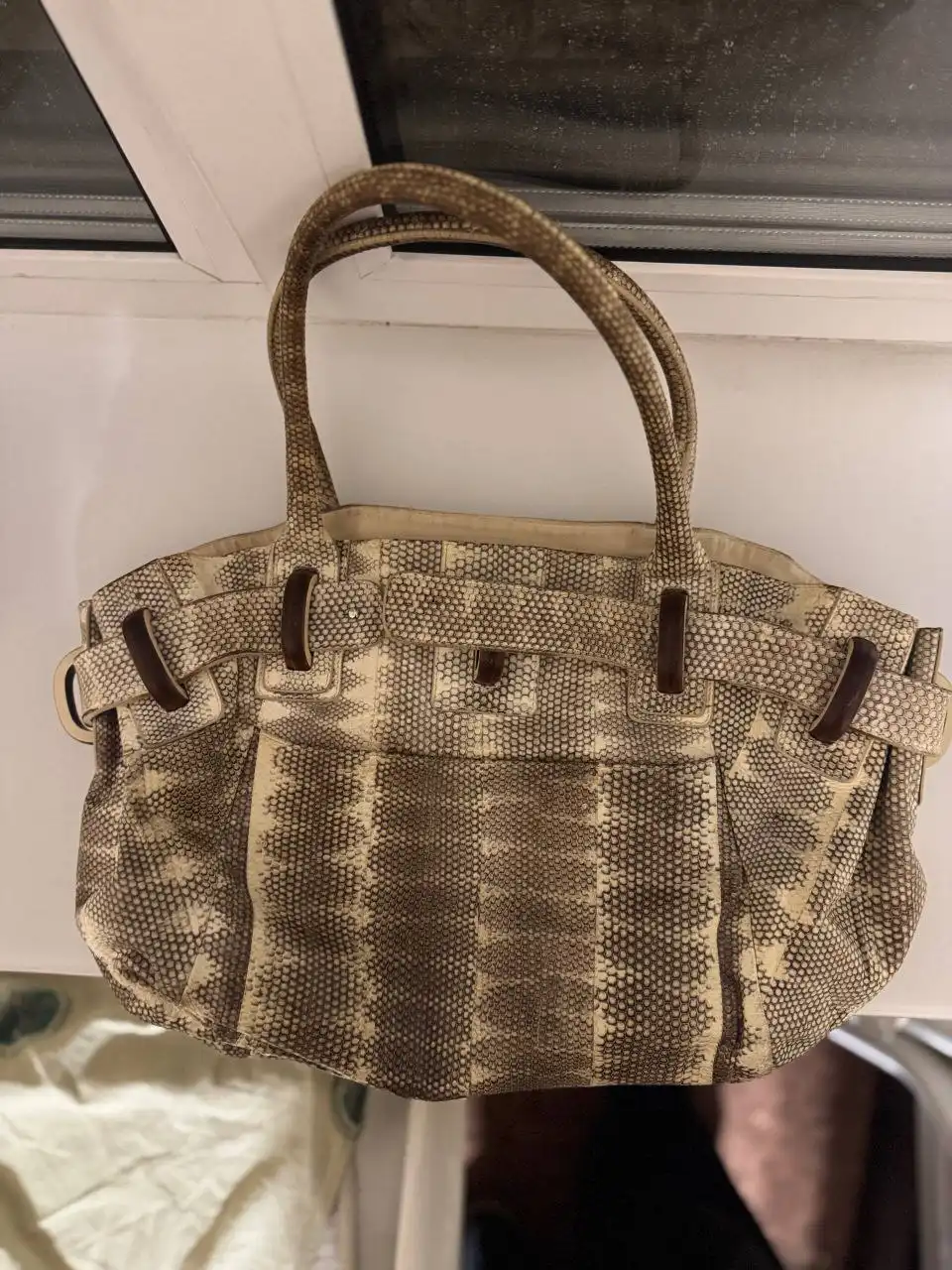 Сумка Ferragamo из кожи питона