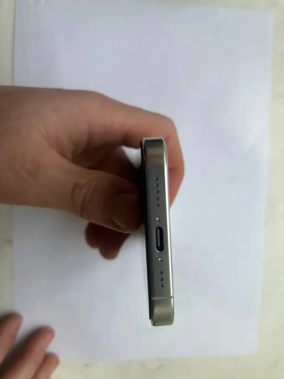 Продаётся iPhone 16 в отличном состоянии с аксессуарами