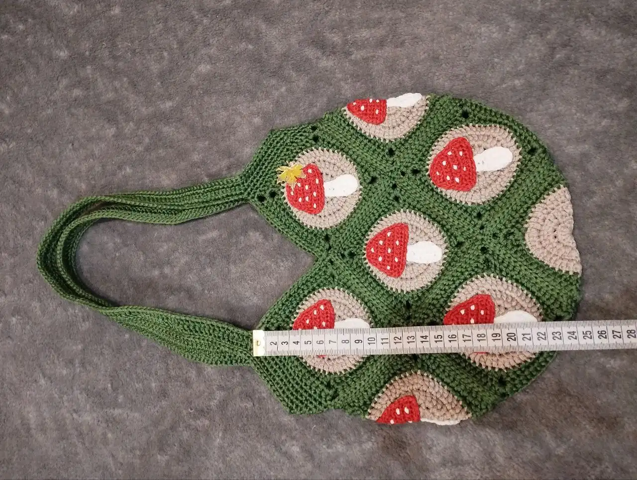 Вязаная сумка шопер с мухоморами