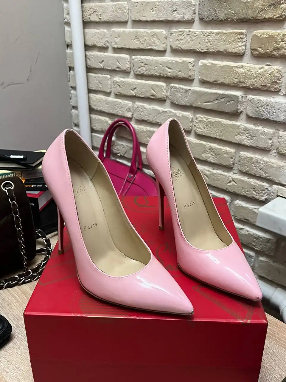 Продажа брендовой одежды и аксессуаров