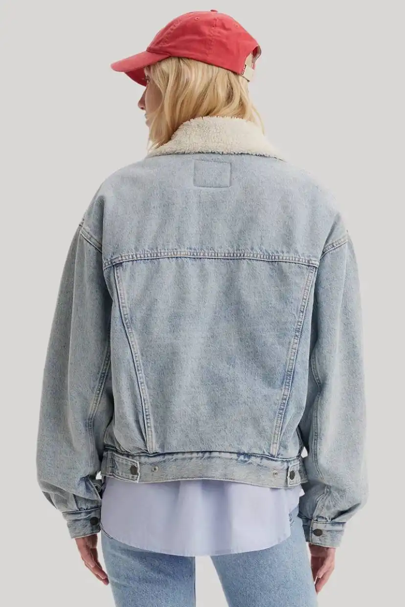 Продажа куртки Levi's XS