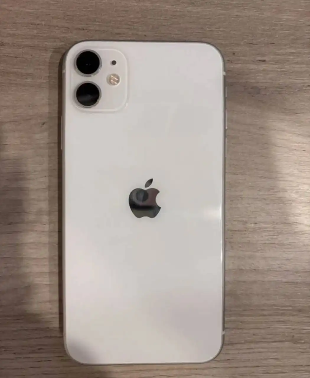 Продажа 11 iPhone в хорошем состоянии