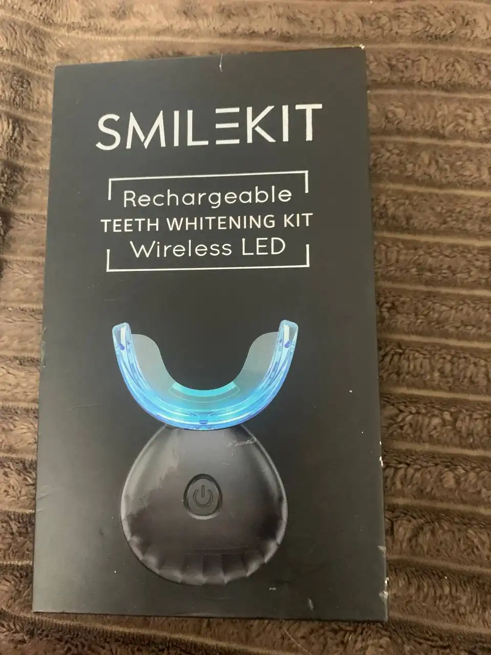 Различные товары: отбеливающий аппарат, кабель для iPhone, мужской кошелек, елка - Барахолка в Санкт-Петербург