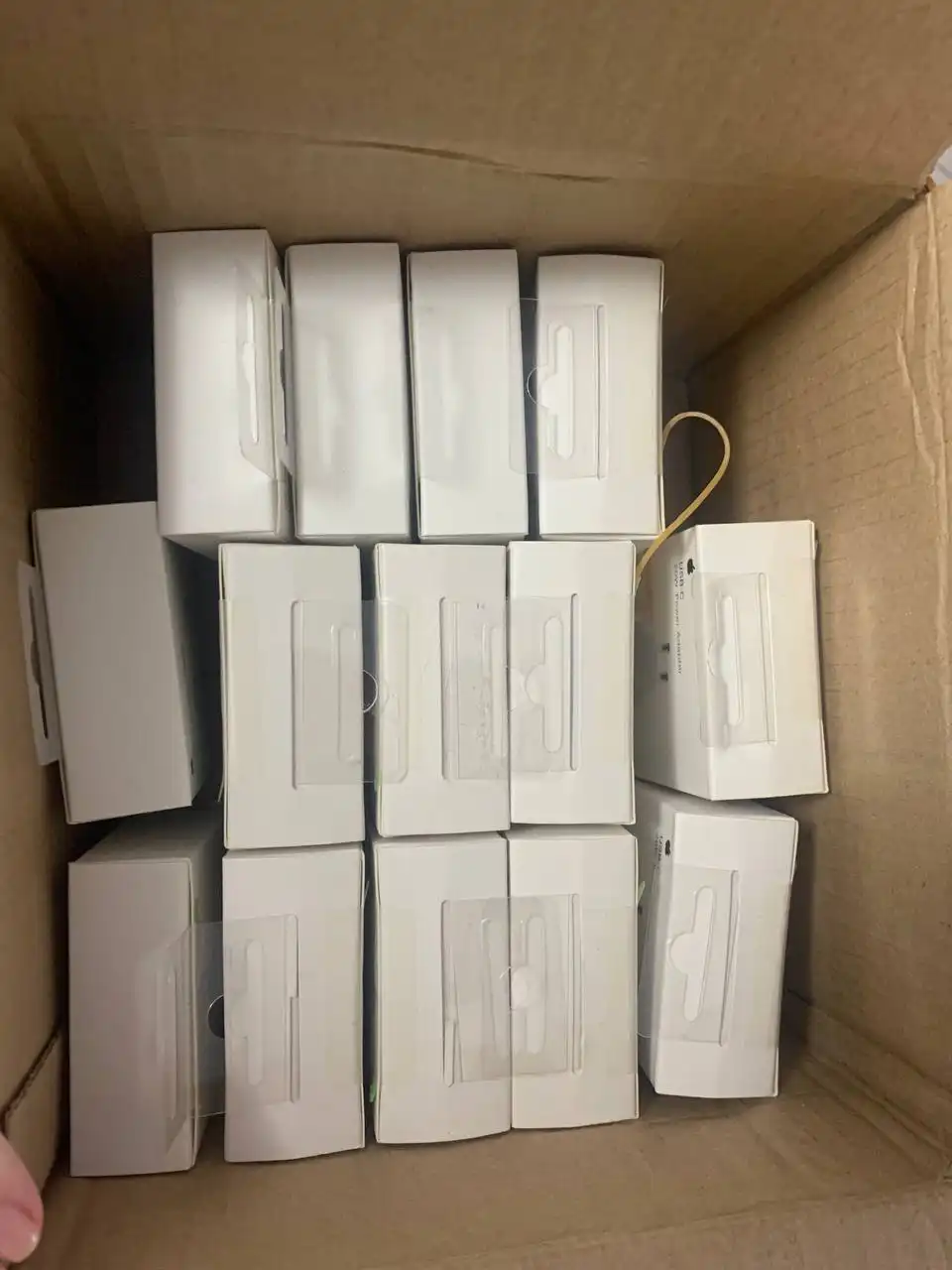 Различные товары: отбеливающий аппарат, кабель для iPhone, мужской кошелек, елка - Барахолка в Санкт-Петербург