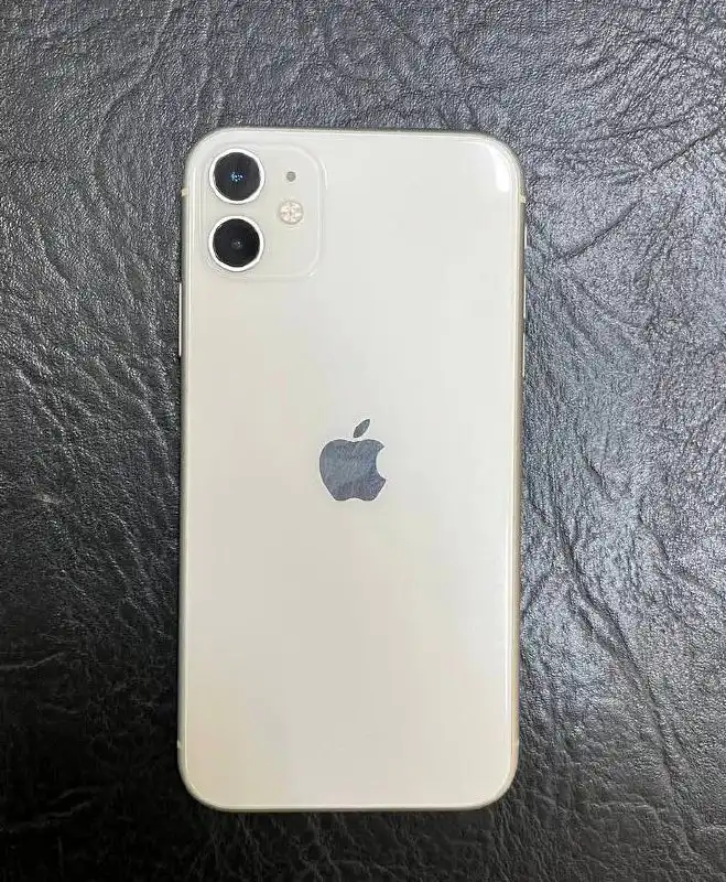 Продажа iPhone 11 64gb в хорошем состоянии - Смартфоны (Электроника) в Санкт-Петербург