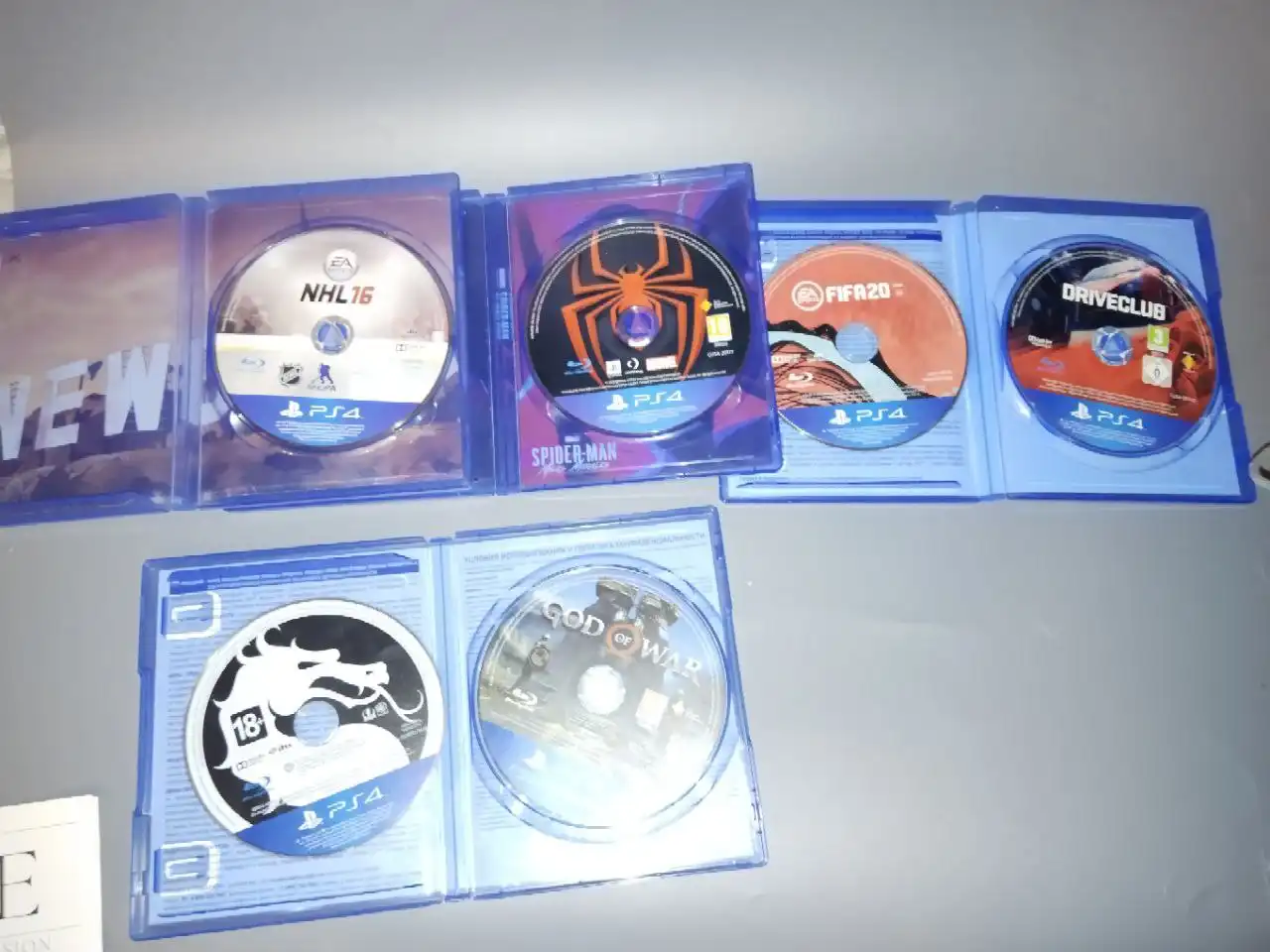 Продам PlayStation 4 1ТБ с играми - Игровые приставки (Электроника) в Санкт-Петербург