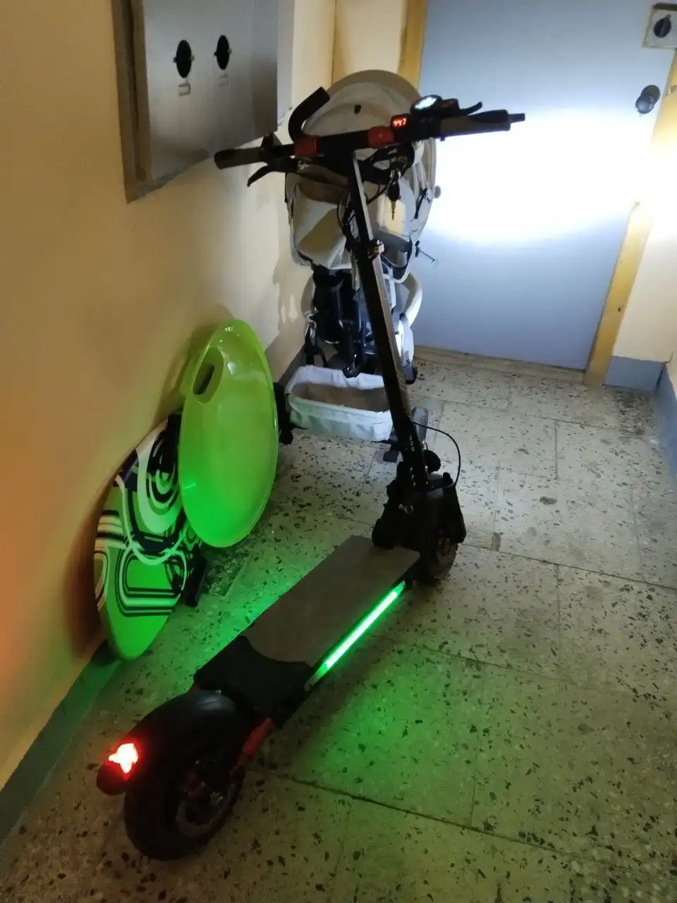 Продажа VR очков Oculus Quest 3 128 ГБ и электросамоката Kugoo Max - VR очки и гаджеты (Электроника) в Санкт-Петербург