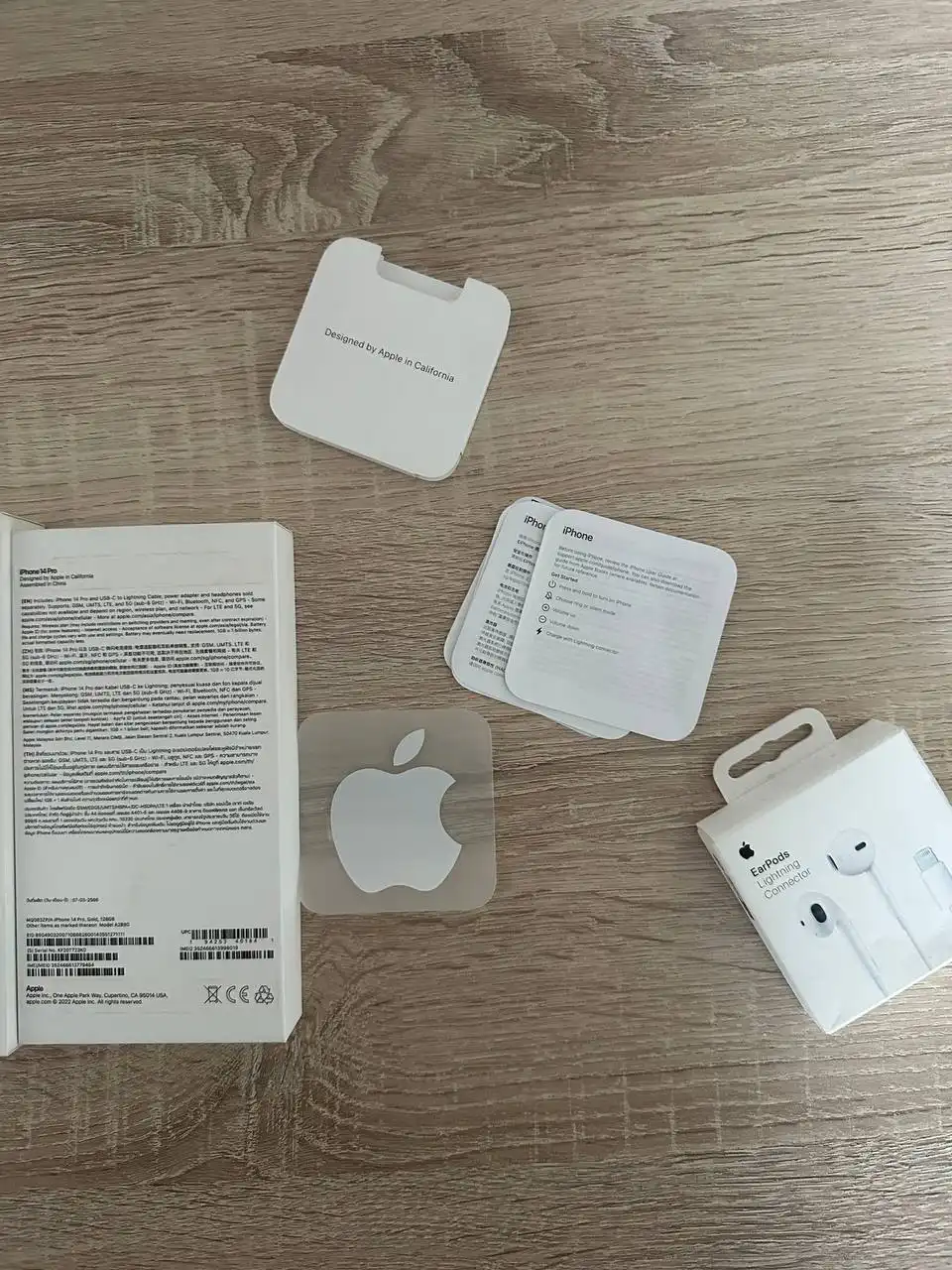 Продажа телефона в полном комплекте - Смартфоны и телефоны (Электроника) в Санкт-Петербург