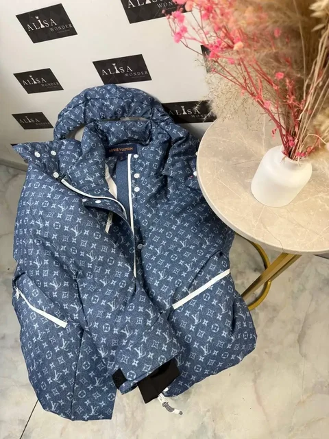 СРОЧНО продам пуховик Louis Vuitton новый - Красота и здоровье в Санкт-Петербург