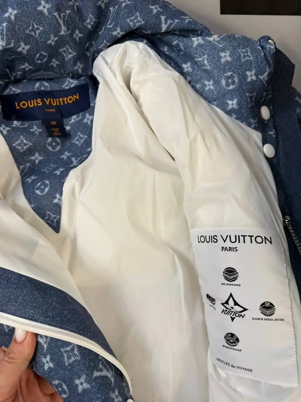 СРОЧНО продам пуховик Louis Vuitton новый - Верхняя одежда (Одежда) в Санкт-Петербург