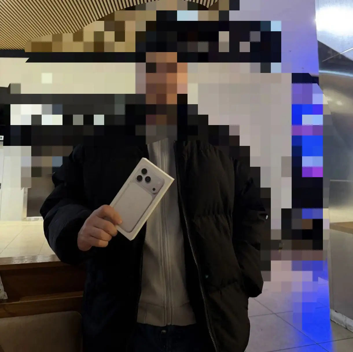 Продам новый Iphone 17 pro (eSim), 256 Гб, серебристый цвет - Телефоны (Электроника) в Санкт-Петербург