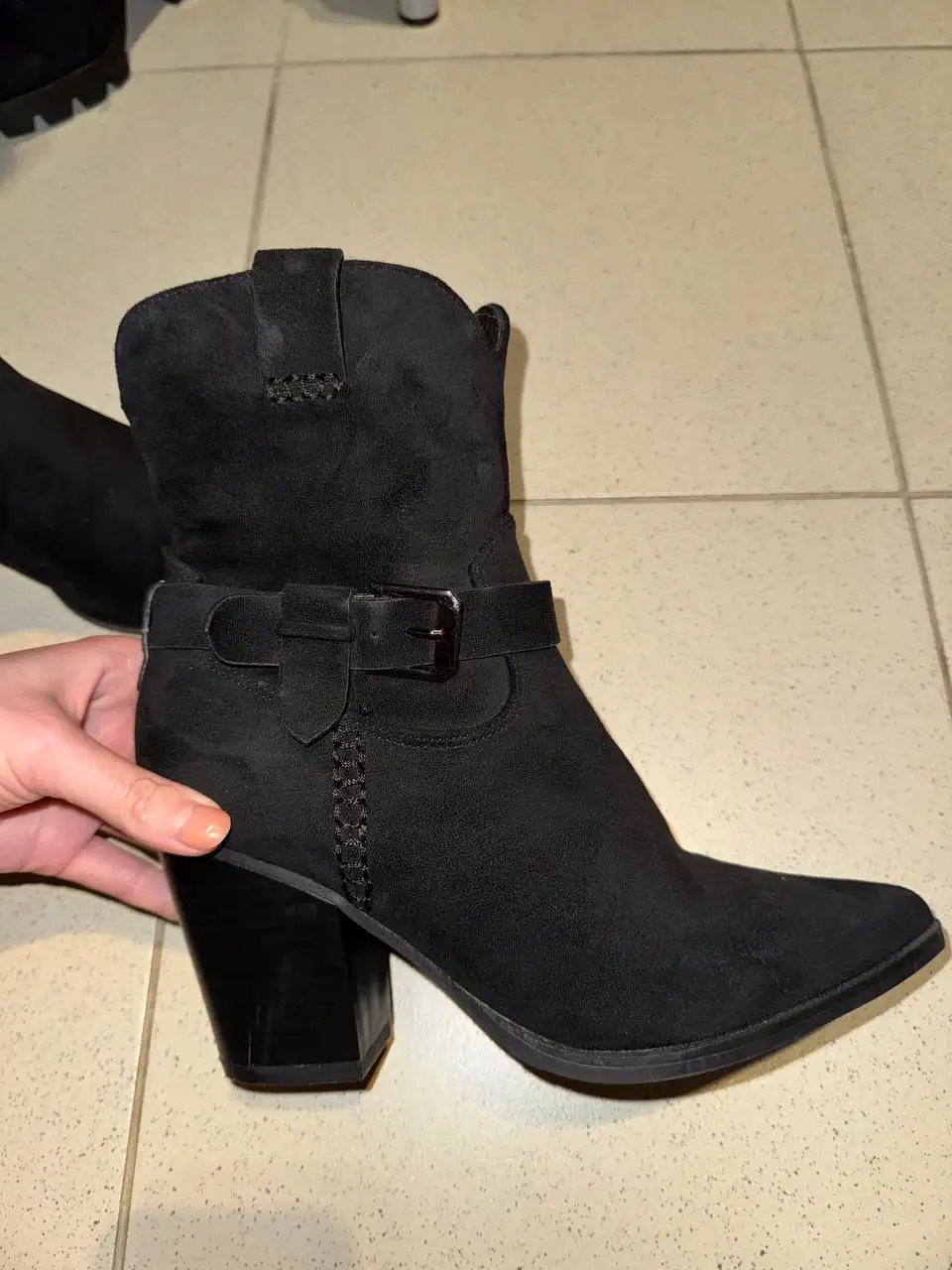 Продажа пальто, машинки для стрижки, ботильонов и корма для собак - Барахолка в Санкт-Петербург