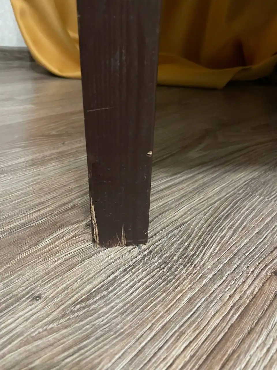 Продажа двух кресел с небольшими дефектами - Мебель (Для дома и дачи) в Санкт-Петербург