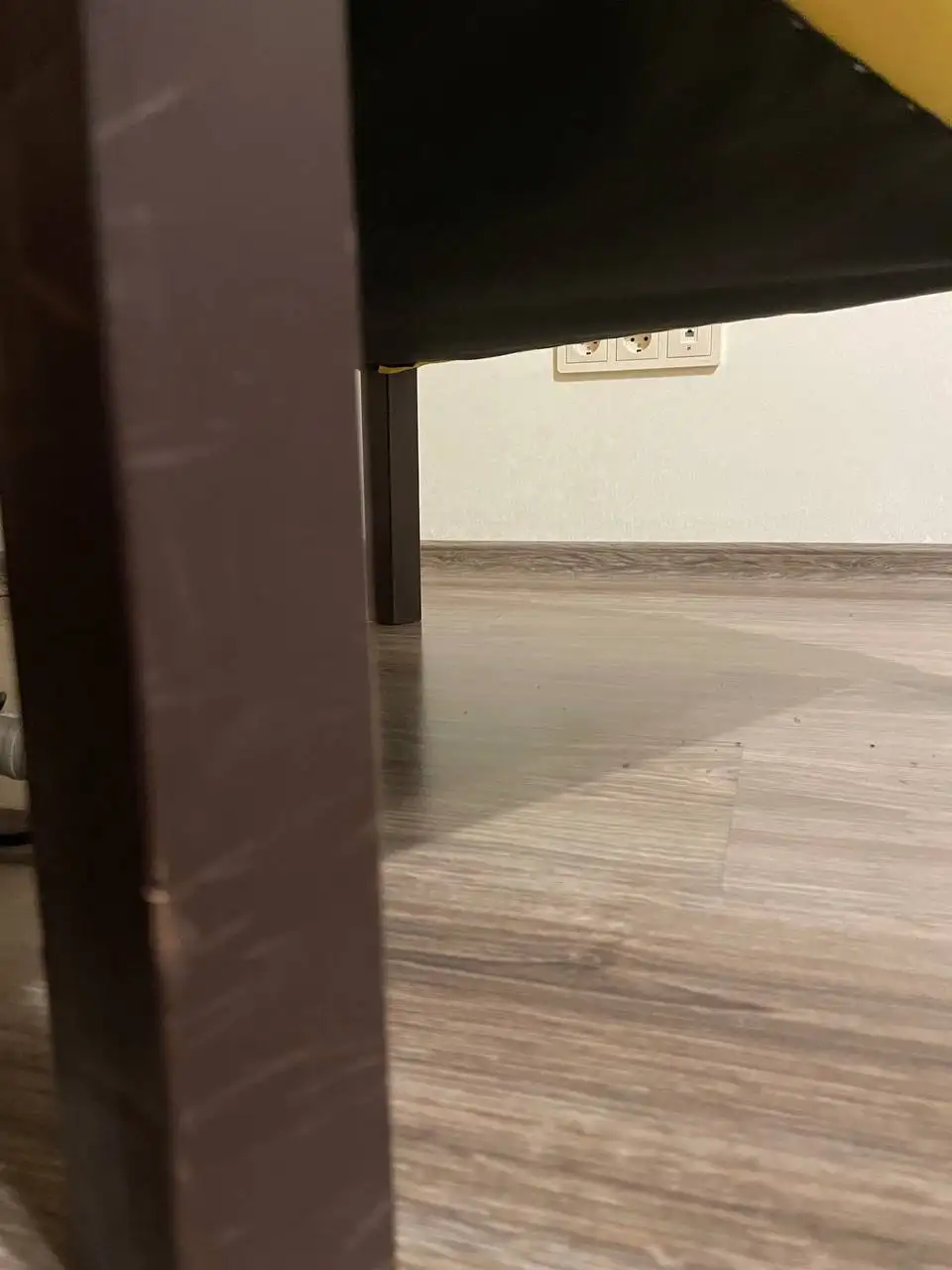 Продажа двух кресел с небольшими дефектами - Мебель (Для дома и дачи) в Санкт-Петербург