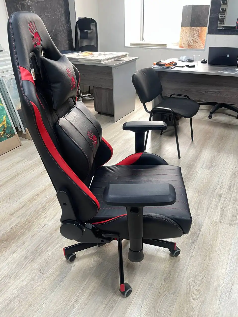 Продажа компьютерного кресла Bloody в Санкт-Петербурге - Компьютерные кресла (Барахолка) в Санкт-Петербург