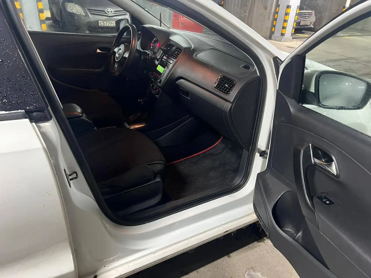 Автомобиль 2013 года с идеальным мотором и коробкой - Авто в Санкт-Петербург