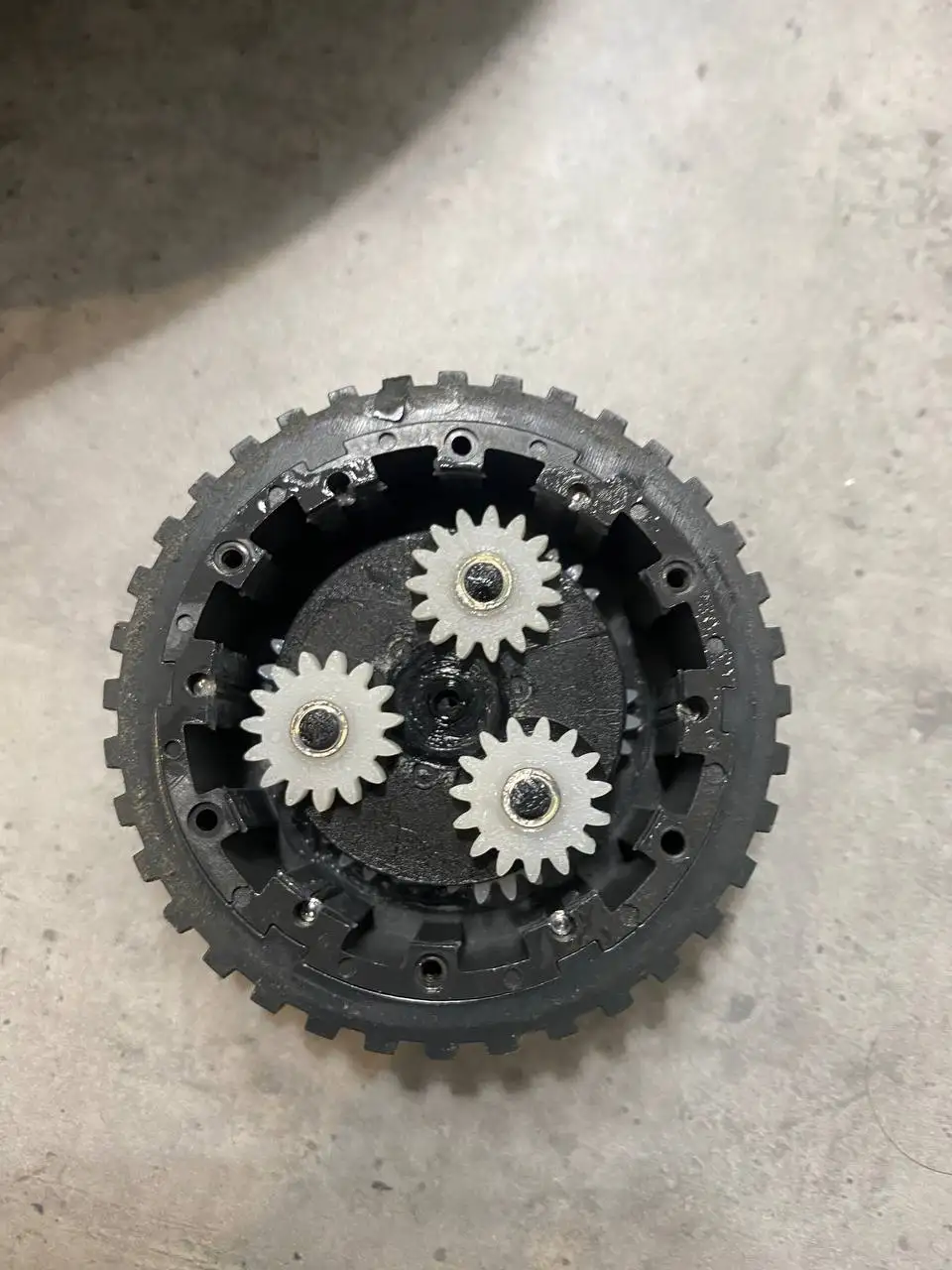 Робот-пылесос Polaris 1012u - Электроника (Барахолка) в Санкт-Петербург