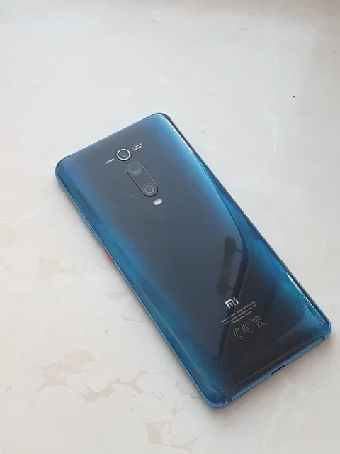Продам или обменяю Xiaomi Mi 9T 6/64GB - Электроника в Санкт-Петербург