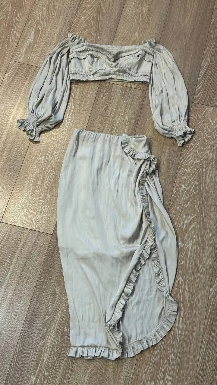 Шикарный дизайнерский костюм - Костюмы (Одежда) в Санкт-Петербург