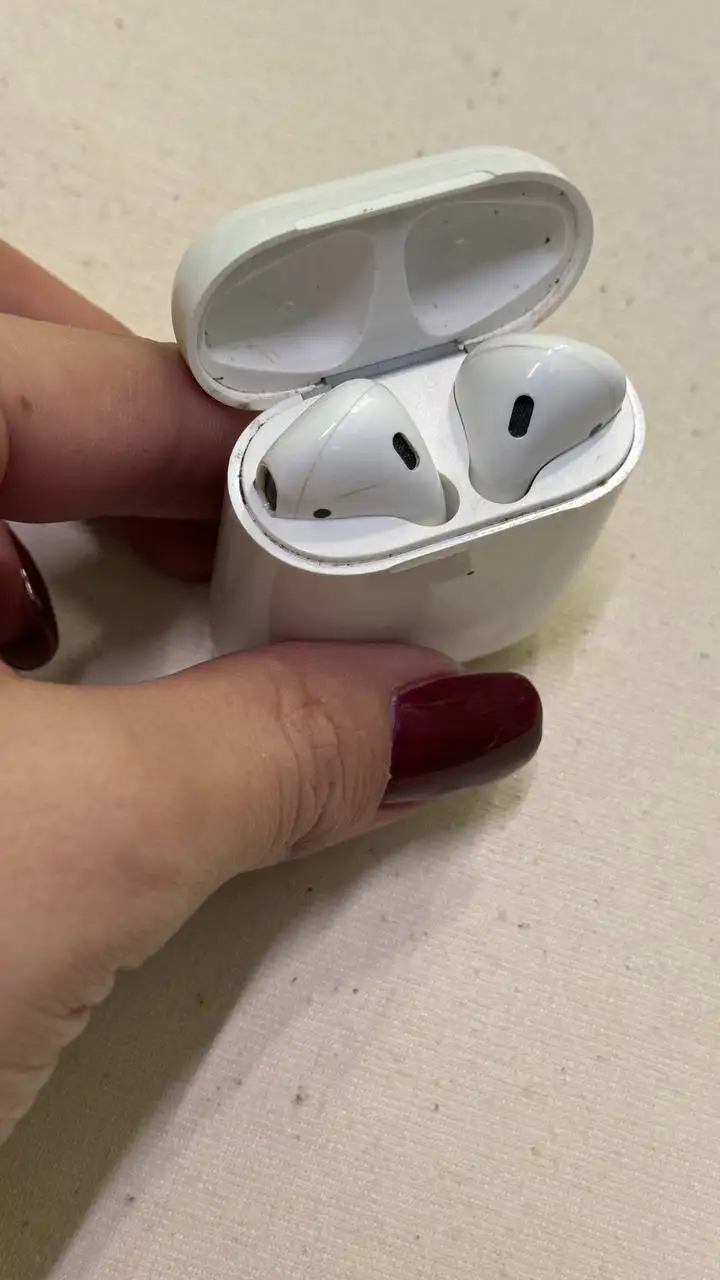 Наушники Apple AirPods 2 б/у - Наушники (Электроника) в Санкт-Петербург