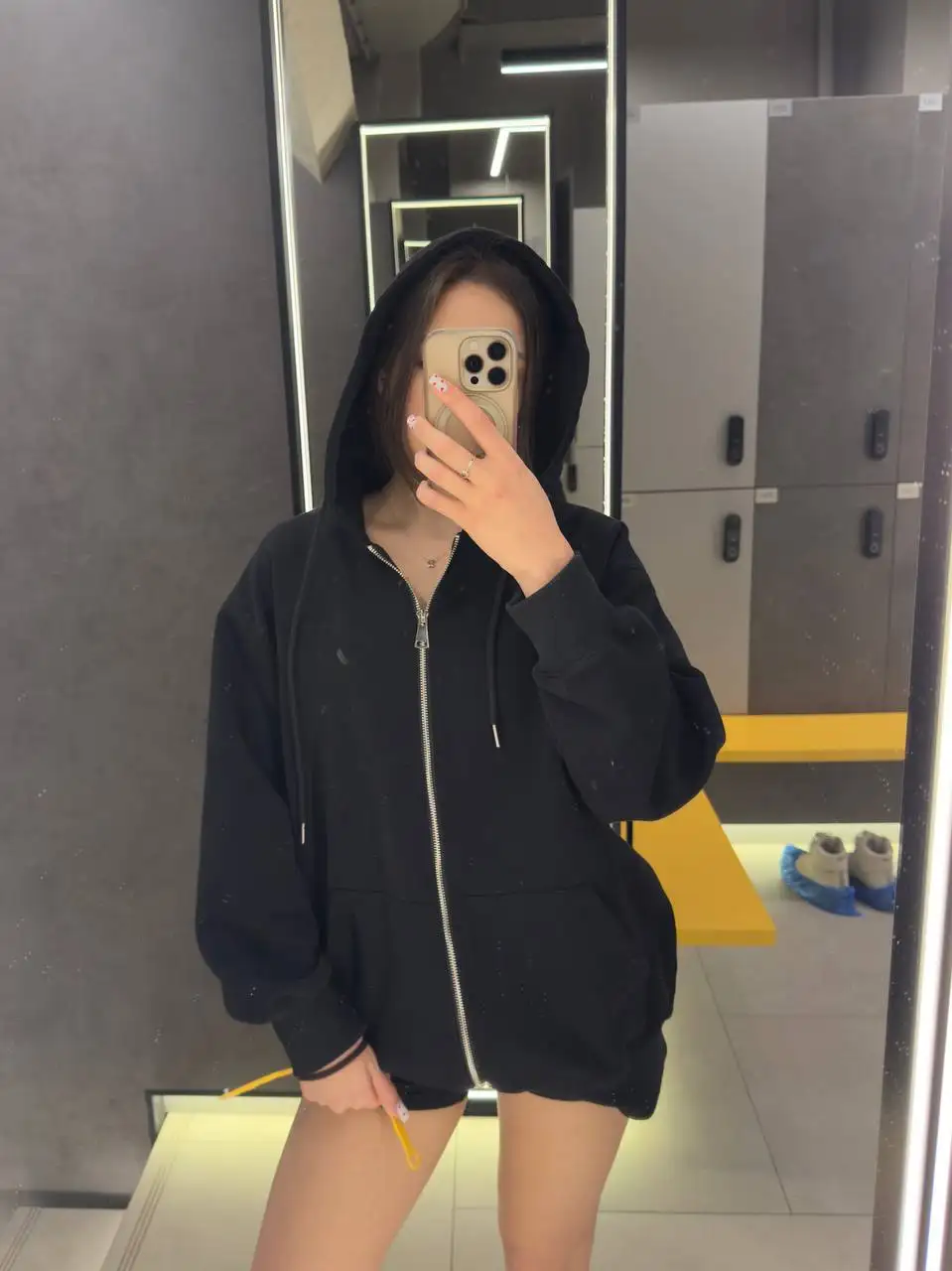 Женские худи на молнии черное и темно серое - Верхняя одежда (Одежда) в Санкт-Петербург