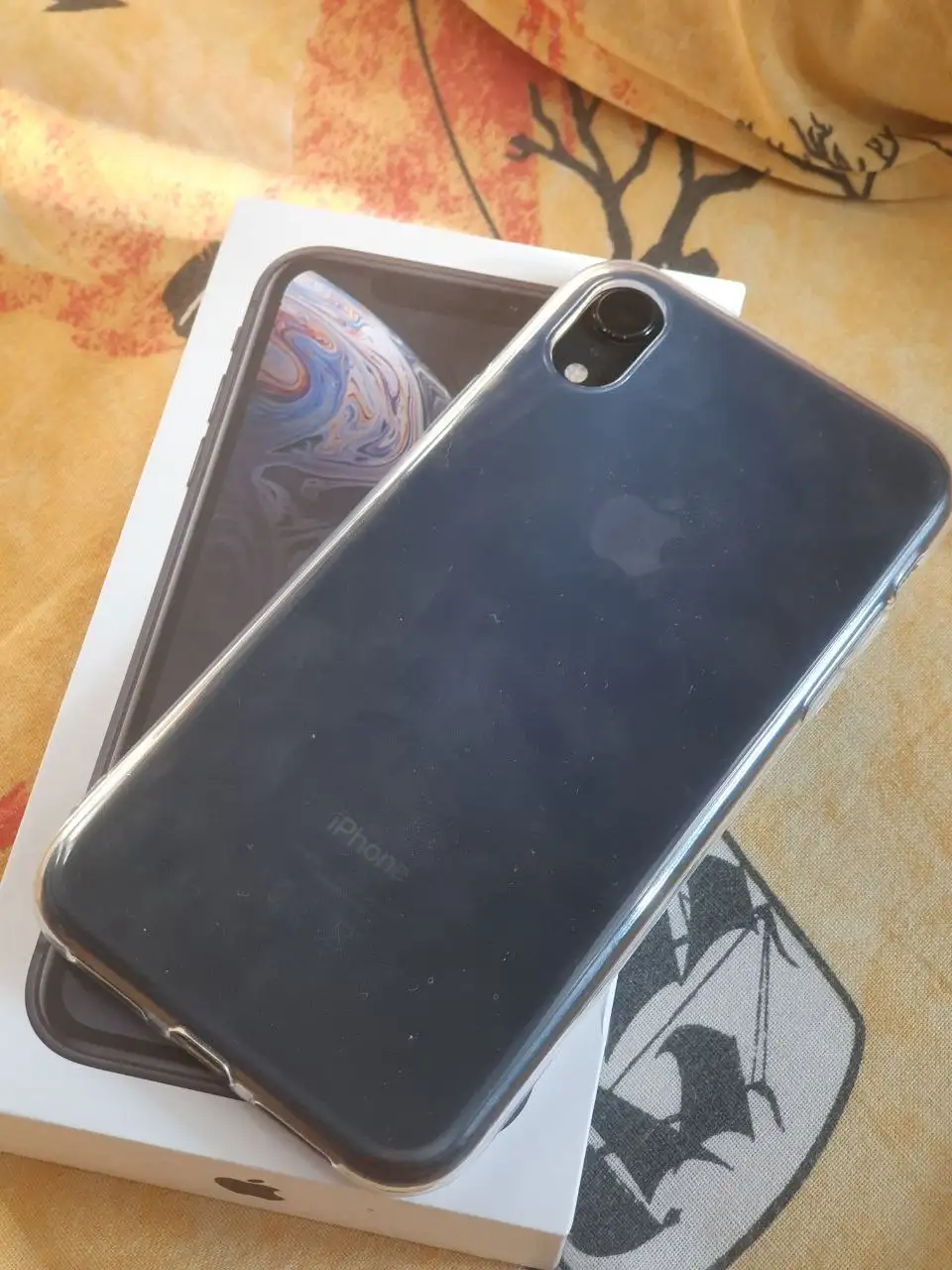 iPhone XR 64GB в отличном состоянии - Смартфоны (Электроника) в Санкт-Петербург