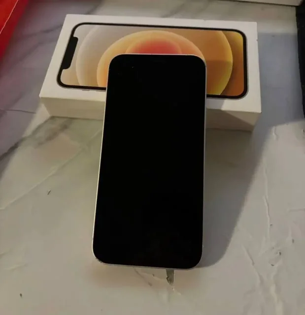 Продажа телефона с незначительными дефектами - Автохолодильники в Санкт-Петербург