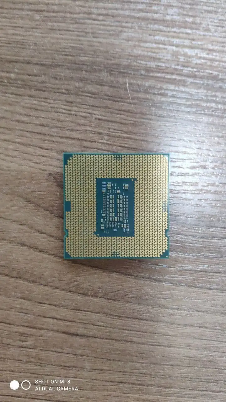 Продам процессор Intel Pentium G6400 - Компьютерные комплектующие (Электроника) в Санкт-Петербург