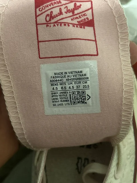 Новые кеды - Джинсы/шорты в Санкт-Петербург