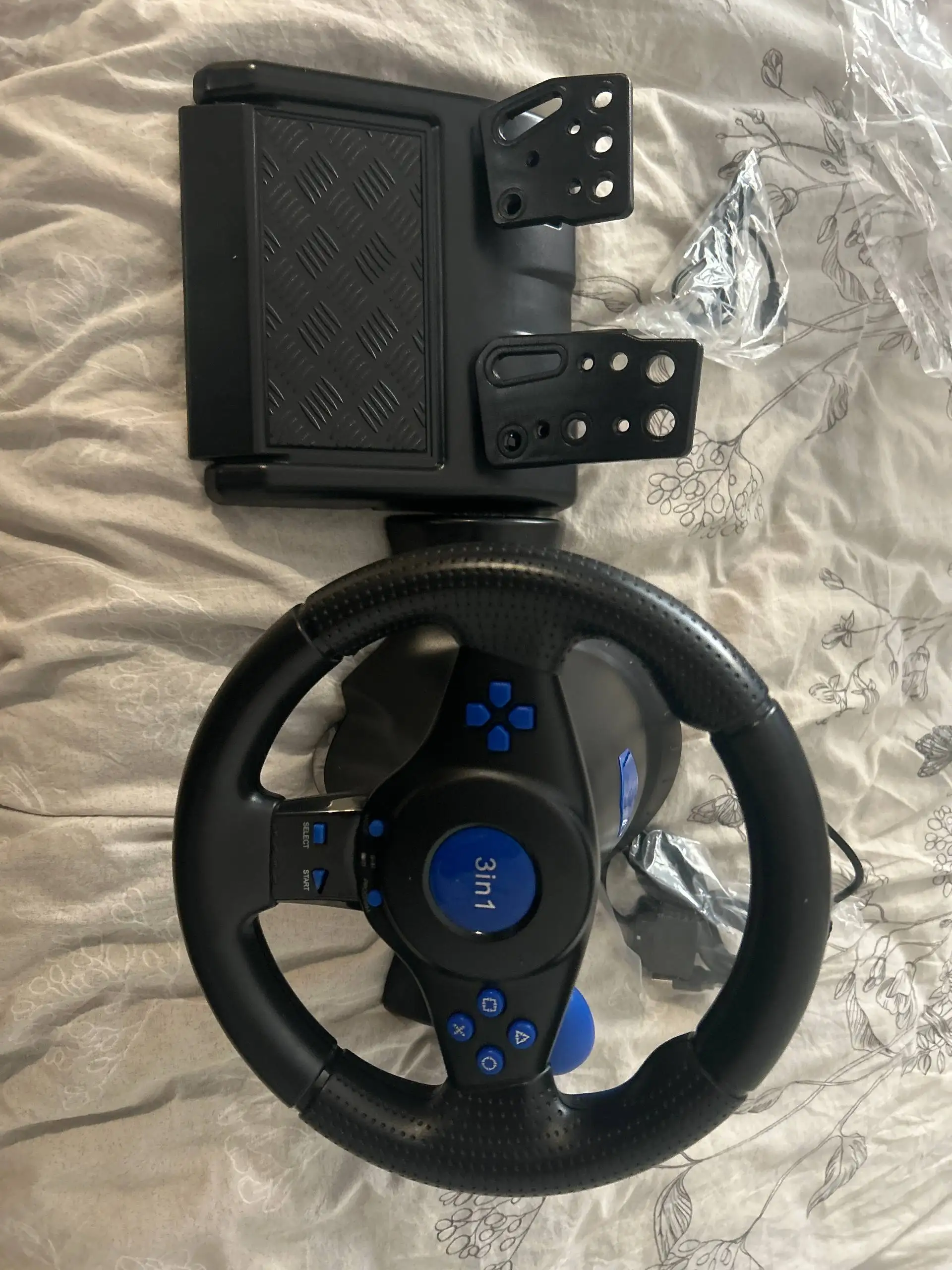 Руль игровой с педалями - Игровые аксессуары (Барахолка) в Санкт-Петербург