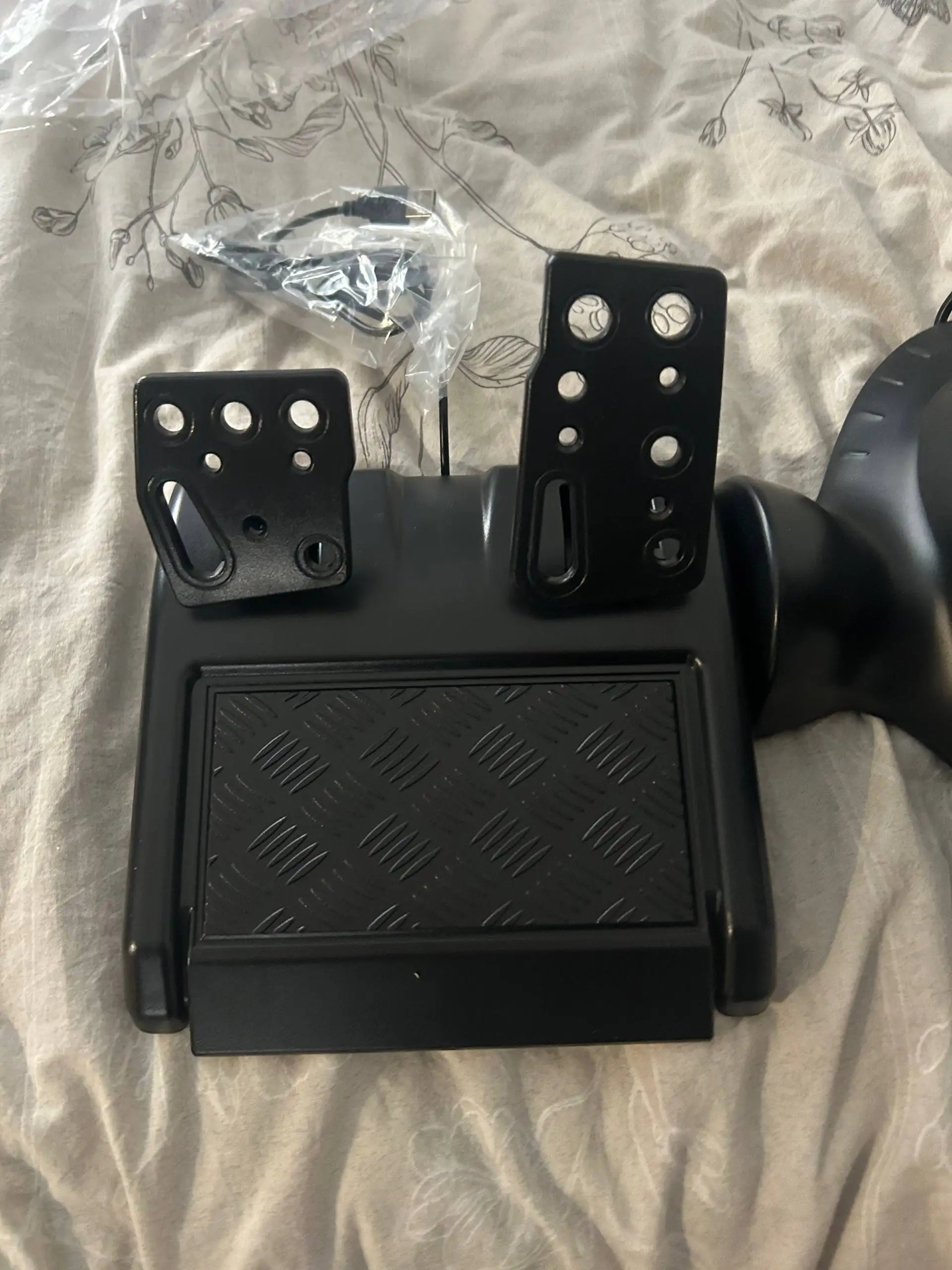 Руль игровой с педалями - Игровые аксессуары (Барахолка) в Санкт-Петербург