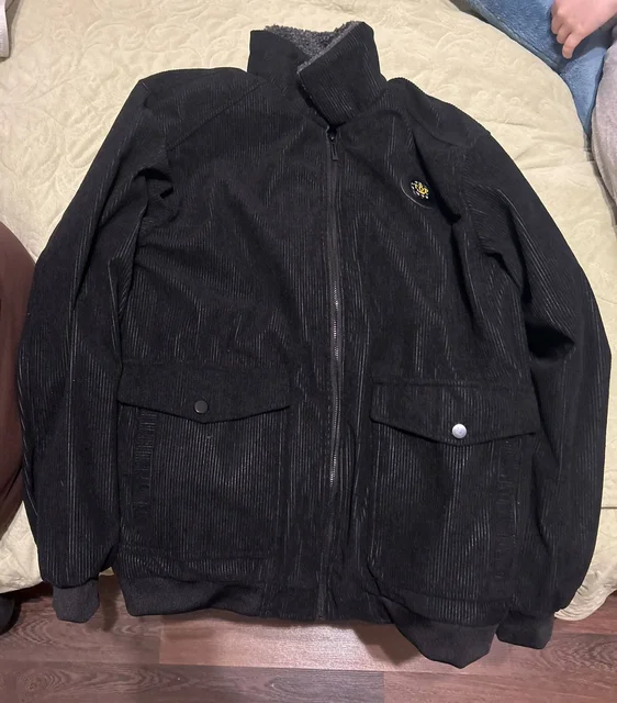 Куртка новая - Джинсы/шорты в Санкт-Петербург