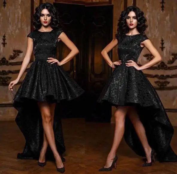 Платья для выпускного в отличном состоянии - Платья (Одежда) в Санкт-Петербург