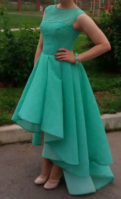 Платья для выпускного в отличном состоянии - Платья (Одежда) в Санкт-Петербург