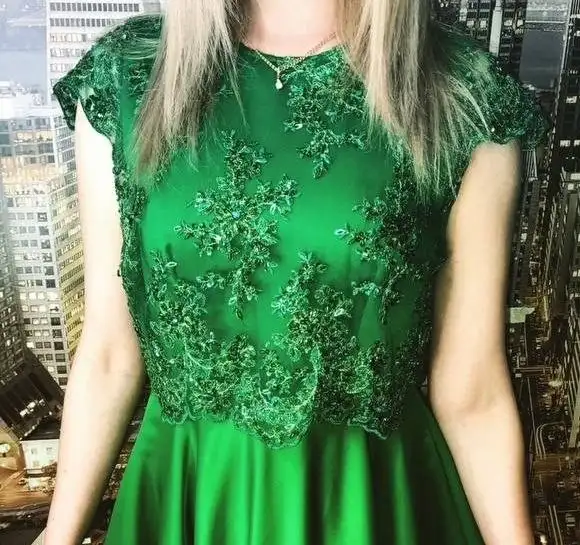 Платья для выпускного в отличном состоянии - Платья (Одежда) в Санкт-Петербург