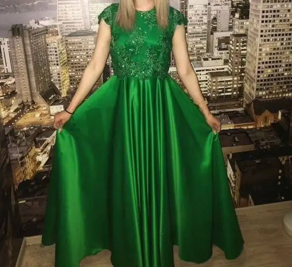 Платья для выпускного в отличном состоянии - Платья (Одежда) в Санкт-Петербург