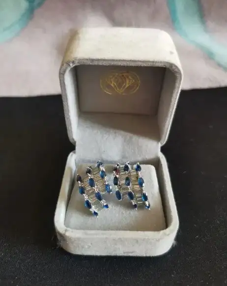 Женская бижутерия: серьги и кольцо - Бижутерия (Барахолка) в Санкт-Петербург