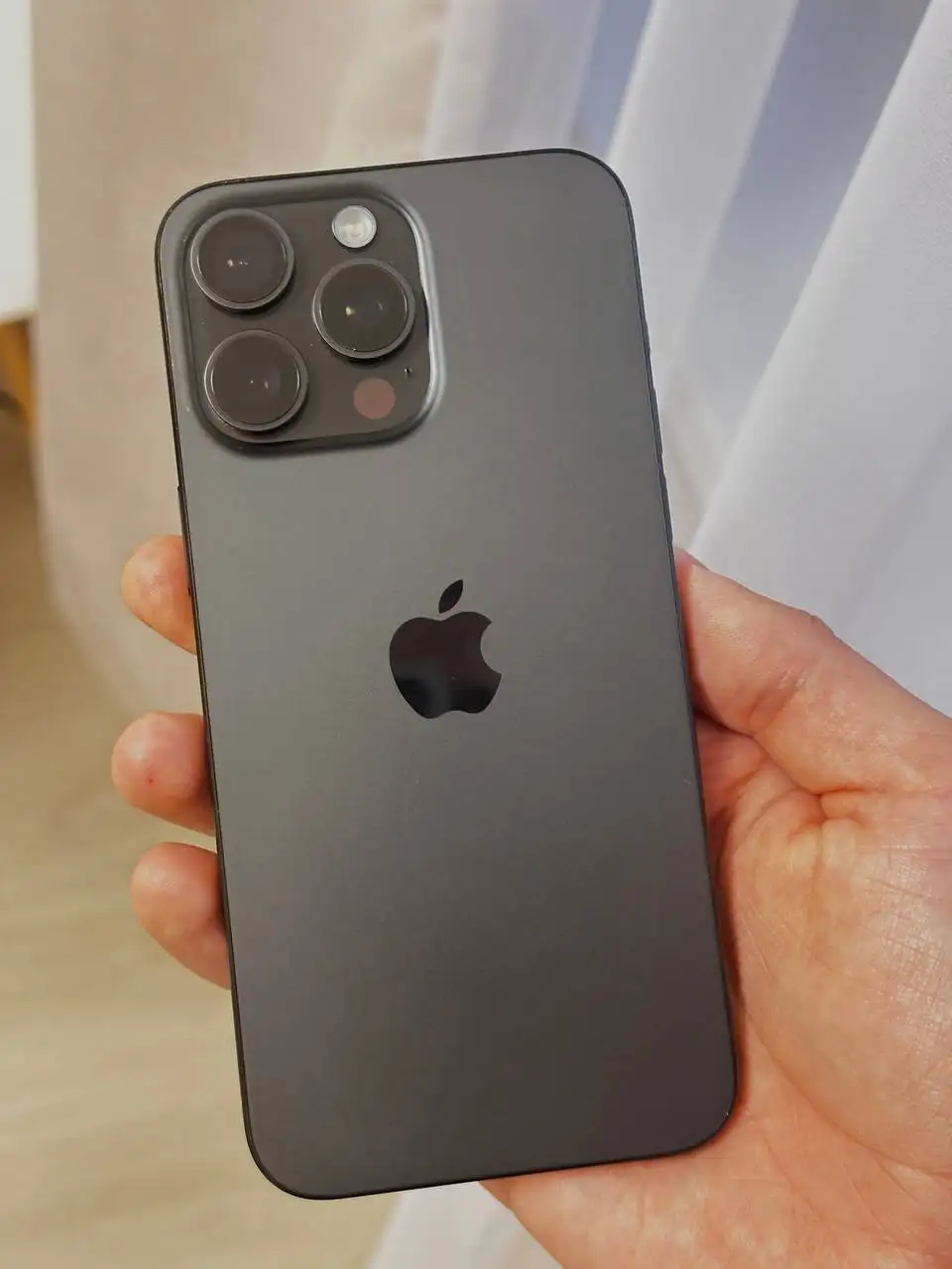 Обмен iPhone 15 Pro Max 1TB на более старую модель с доплатой - Смартфоны и телефоны (Электроника) в Санкт-Петербург