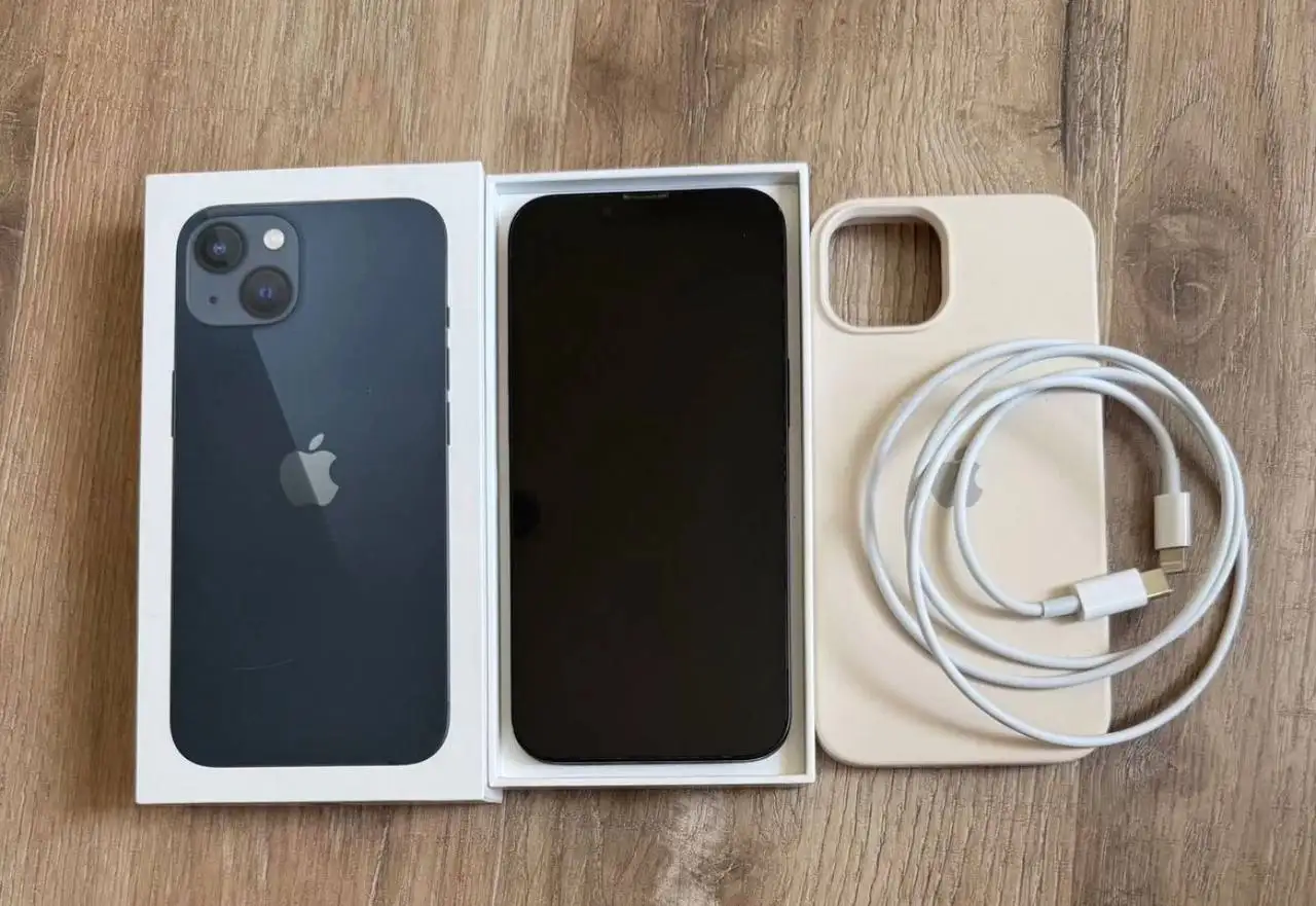 iPhone 13 в идеальном состоянии - Смартфоны (Электроника) в Санкт-Петербург
