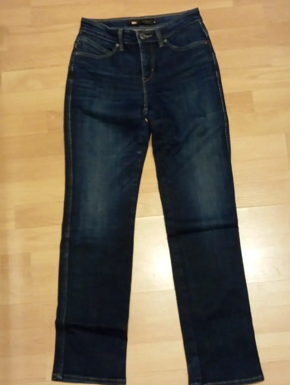 Продажа джинсов Levi's Flatters and Faunts Straight Leg - Джинсы (Одежда) в Санкт-Петербург