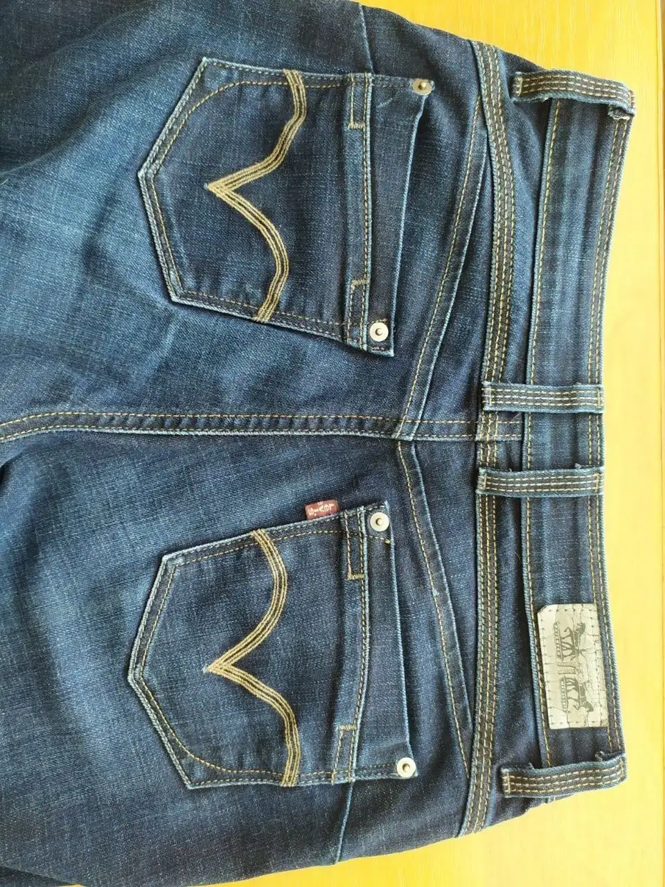 Продажа джинсов Levi's Flatters and Faunts Straight Leg - Джинсы (Одежда) в Санкт-Петербург