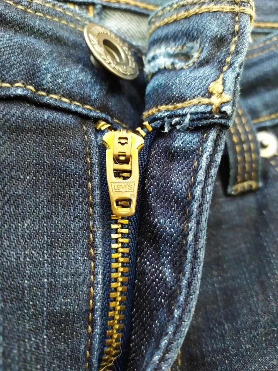 Продажа джинсов Levi's Flatters and Faunts Straight Leg - Джинсы (Одежда) в Санкт-Петербург